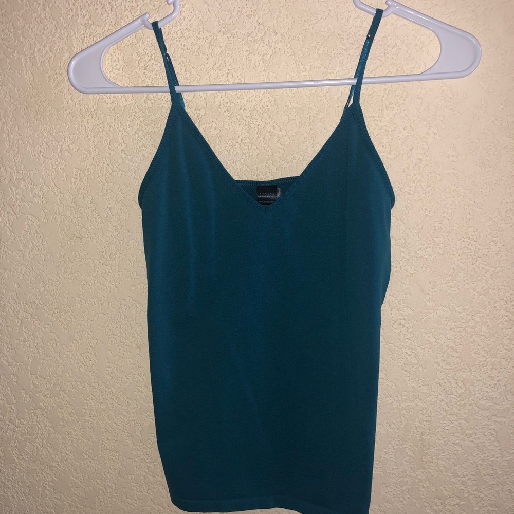 Banana republic built in bra v neck tank top